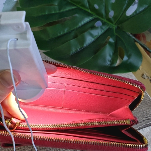 PRADA | Preloved Saffiano Leather Bow Zip Long Wallet 1ML506 in Peonia - Picture 9 of 10